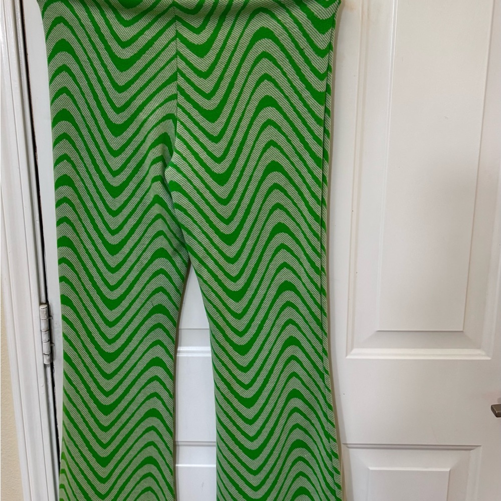 Urban Outfitters Green and White Patterned Flare Pants - Picture 6 of 6